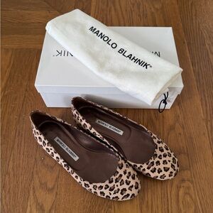 Manolo Blahnik Leopard Print Ballet Flats - Brown & Tan